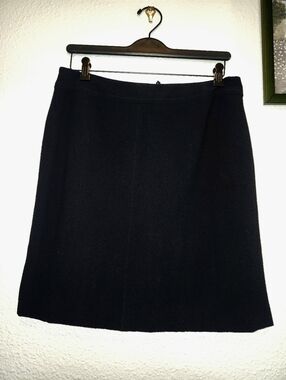 Akris Punto Black Wool Skirt Size 10